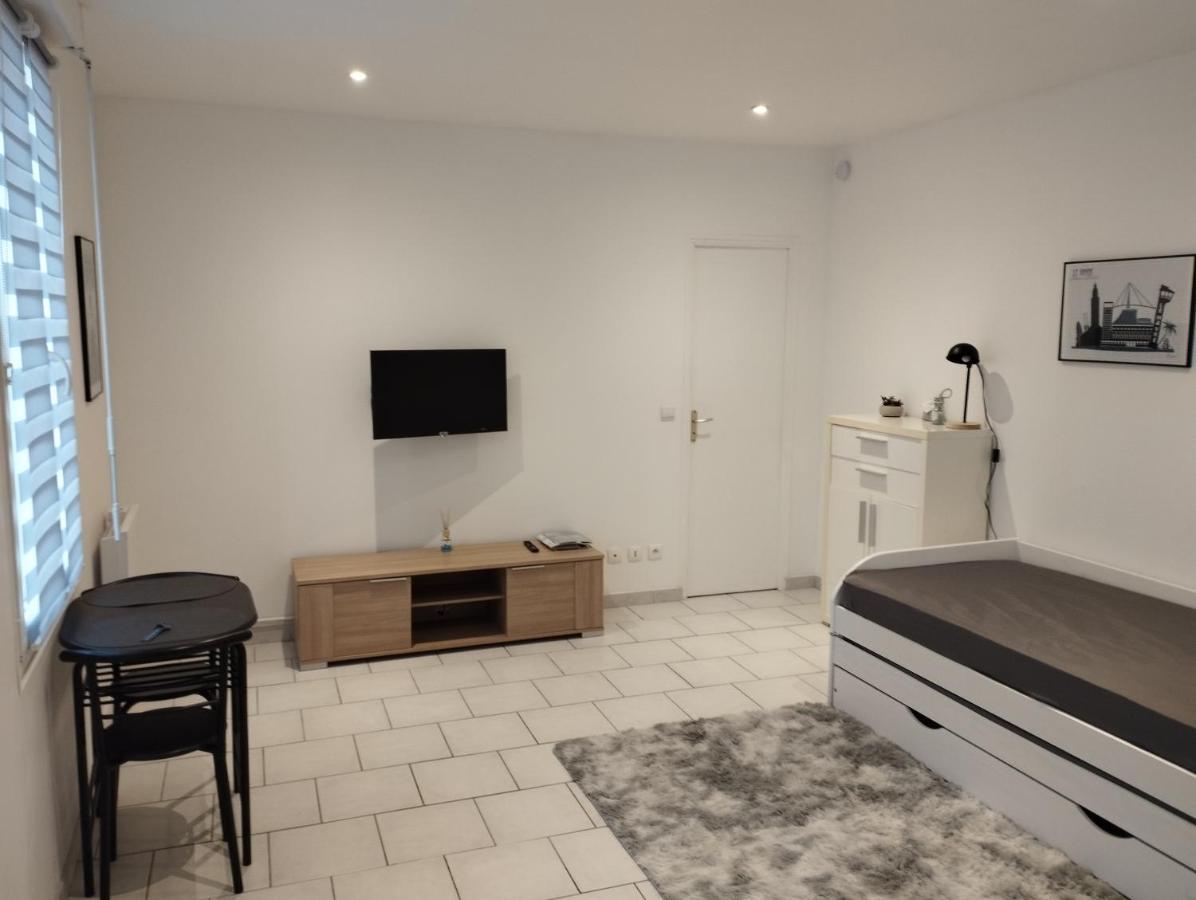 Charmant Studio Canape Lit Netflix Prime Video Dazn Wifi Le Havre Exteriör bild